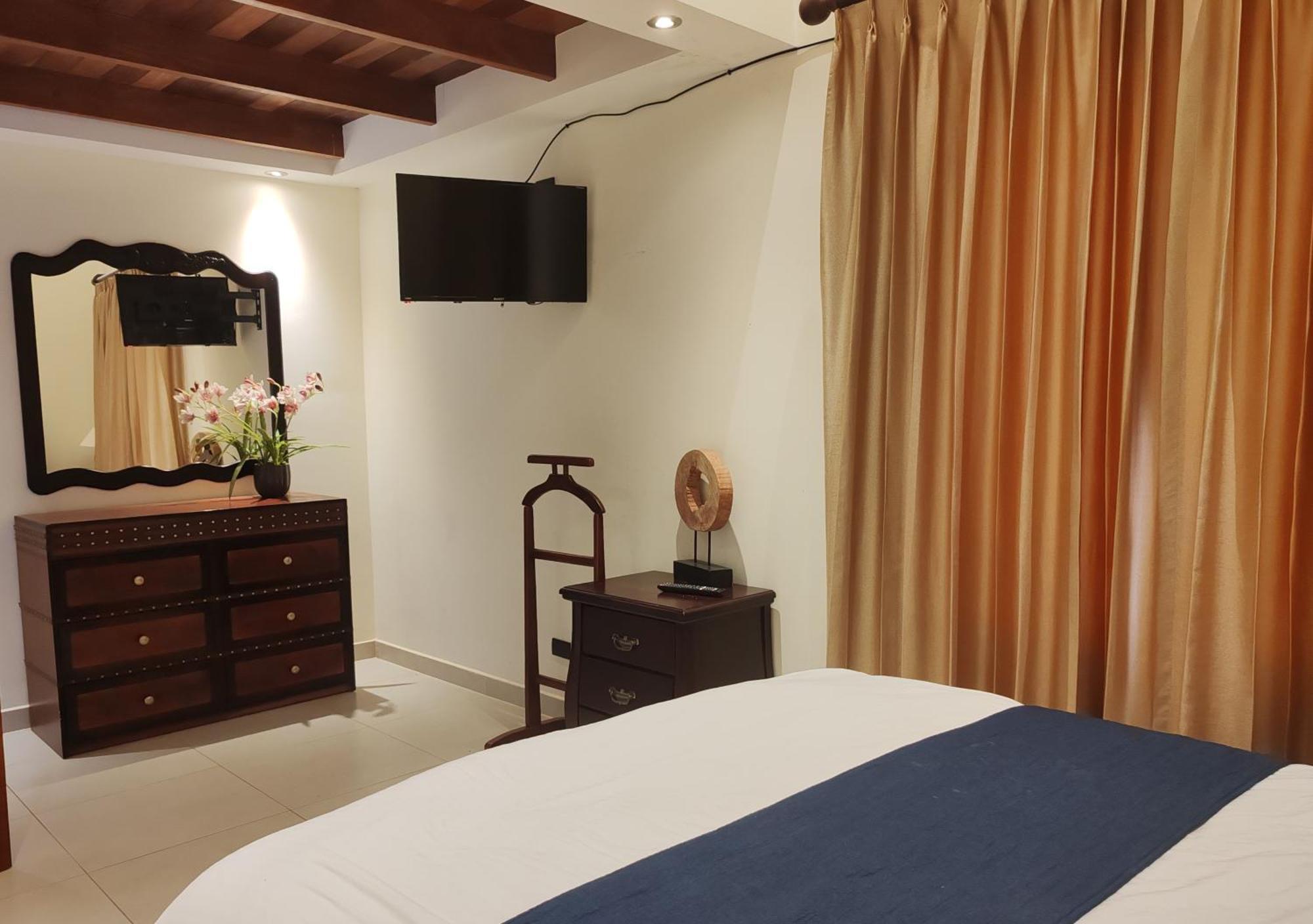 Marenaz Oceanfront Resort 에스테릴로스 에스테 외부 사진